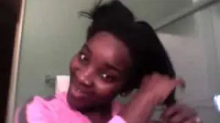 Como desenredo mi pelo natural afro antes de lavarlo