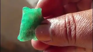Emerald rough#viralvideo #subscribe #explorepage #explore #shortvideo #shorts #gemstone 