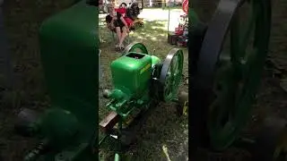 John Deere Model E 1937 Farm Engine 🤠 Hit & Miss Engine 👍 Sycamore steam show  #tractorshow #shorts