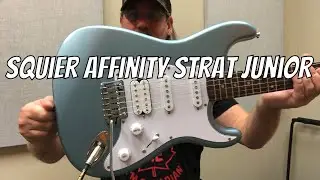 Squier Affinity Strat Junior HSS Ice Blue Metallic Demo