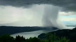 Cloudburst Timelapse : आसमान में फटता बादल !