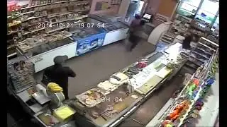 Марк втащился в магазин! Авария в Уссурийске 21 10 14 и мужик не растерялся)