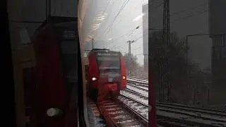 Einfahrt S12 K&ouml;ln Ehrenfeld in Hohenzollernbr&uuml;cke K&ouml;ln.