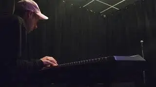 SARA QUELL - MARCH OF THE BLACK QUEEN (QUEEN COVER)