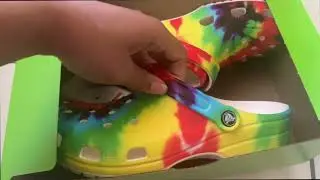 Unboxing: Tie Dye Crocs