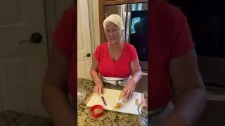Homemade Marinara Sauce From An Italian Nonna! The Unexpected Kitchen #cookingchannel  #saucerecipe
