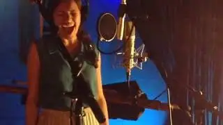 Soprano Reaches Crazy Octave On Madly Fast Melody - Heidi Heidelberg