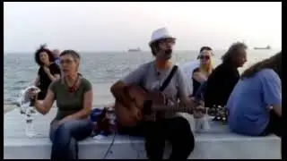 ΜΠΛΑΚΥ & ΜΑΙΡΗ μουσικές στην παραλία 