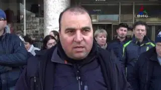 Продолжува протестот на тезгаџиите од ТЦ Глобаб дивиде продавачи денеска одстранети од тротоарот 15