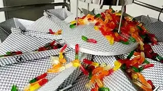 Gummy bear packaging machine candy bagging equipment with multihead weigher