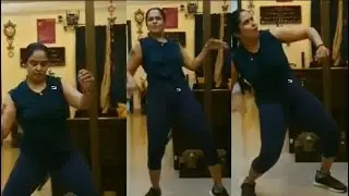 actor pragathi super dance video