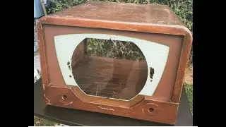I made a Fallout Radiation King TV to play Fallout 3 on out of a 1950&rsquo;s TV!