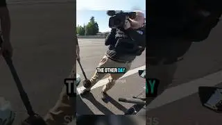 Шокирующий поворот: байкер остановился &mdash; всё это было ради полицейского шоу. Фото: @JESSEverything
