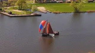 Zwartsluis {*_*} Genemuiden Platbodems bij kabelpont. Nat.2000.