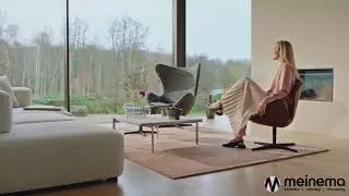Fritz Hansen Swan fauteuil van Arne Jacobsen, Meinema showroom Amsterdam
