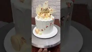 Tall dripping cake design #shortsfeed #shorts #trending #talldrippingcake #chocolatedripcake 😍