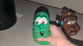 Tow Mater Vs Larry The Cucumber - The Minion Fan Beatbox Battles 4