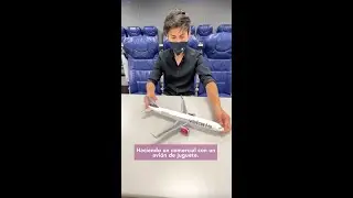 Haciendo un comercial con un avi&oacute;n de juguete 😎 #Shorts #Volaris