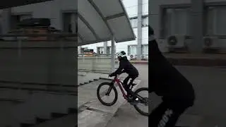 #bikestyle #mtb #automobile #downhill #redbull #mountainbike #mtblife #enduro #crash #style #mtbfail