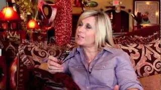 Rustic Furniture by The Rustic Gallery: Meet Elisabeth Vazquez