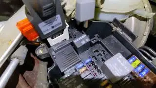 2016 glc 300 electronic suspension (airmatic) compressor fuses and relay location.