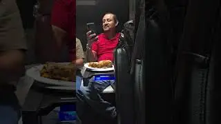 Modulando la servilleta con el timbiriche y los gallos