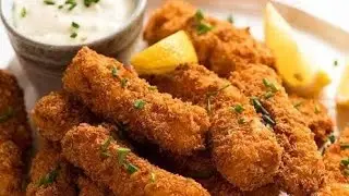 Fish Fingers Recipe/Bahar se golden or andar se soft machhli ka maza sauce ke sath  lazeez lagta hai