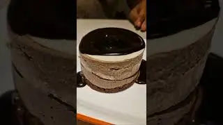 tried three layered cake 🤤??? it's so delicious ❤️... #full_video_coming_soon #food r #viral