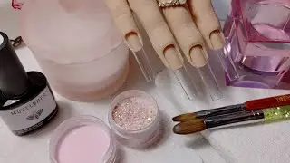 Nails Studio by Jess is live! Uñas acrílicas de San Valentín❤️  con decoración encapsulada #nailart