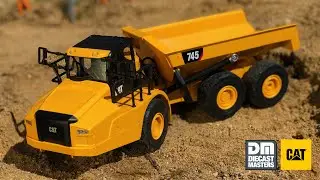 Diecast Masters 1:24 Scale RC Cat&reg; 745 Articulated Truck