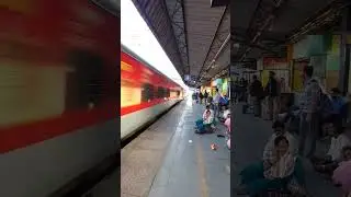 22182 Hazrat Nizamuddin-Jabalpur Gondwana Superfast Express with RPM WAP7 skipping Faridabad.🚇❤️🔥