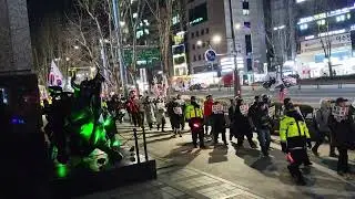 이수역 행진. 이재명은 재판 받아라