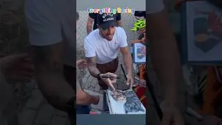 Lewis Hamilton's reaction to a fans hand painted sketch of him #hungariangp #lewishamilton #f1