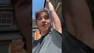 sweaty armpits girl