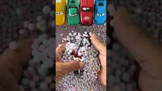Digging grains to find jeep 4x4 off road toys#game #automobile #trending #jeep #offroad #top