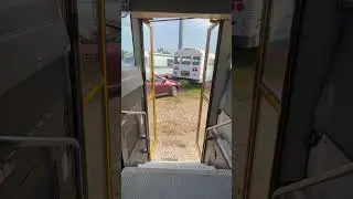 2004 IC CE 200 Door Open/Close #Schoolbuses #ICCE #shorts