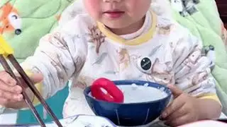 我们都吃饱了，剩下的饭菜宝说这些都是他吃的了，第一个吃 吃到最后一个还没吃饱#我家小吃货 #太香啦 #太可爱了 #宝宝自主进食