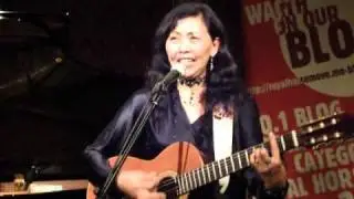 桑名　晴子(G,Vo) 『夜の海』.wmv
