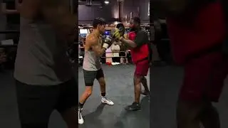 Ryan Garcia smashing the pads🥊