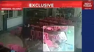 Dispute Over Unpaid Bill, Angry Mob Destroys Restaurant