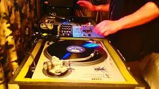 DrGiggles aka Krutoid breakcore idm dark electro set live Vinyl Dj Mix on turntables video