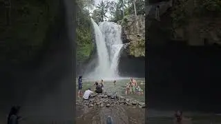 Bali waterfall Tegenungan check this gem out. Pro tip:walk down/elevator up #indonesia #waterfall