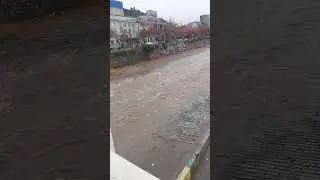 chile 🥰 el r&iacute;o Mapocho con las lluvias