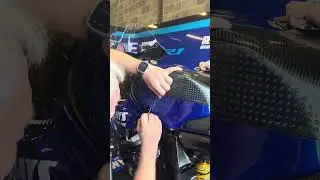 Raceways Motorcycles fitting Eazi-Grip to Brad Ray's Yamaha R1 Superbike