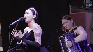 Sussu Erkinheimo & Jonna Pirttijoki - Hymne A L'Amour