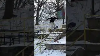 Good old 50/50 by Sam Klein 🔥 check out #quicksand #deeluxeboots #snowboarding