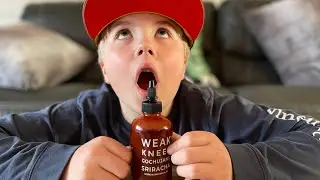 Weak Knees Gochujang Sriracha 🌶️🌶️