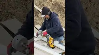 Как сделать отверстия в фиброцементных плитах #рабочаяжизнь