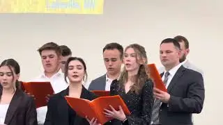 Снова жёлтой листвой - пение хора