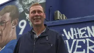 Everton FC legend, Duncan Ferguson reveals his tribute mural